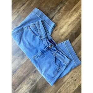 Vintage Bandolino Lightwash Denim Bermuda Shorts with Yellow and Tan Stitching